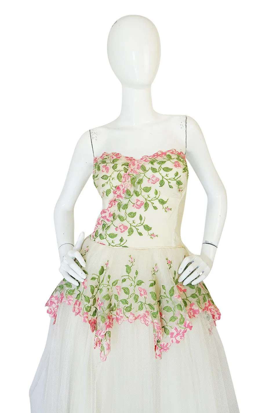 1950s Floral Embroidered & Tulle Strapless Dress