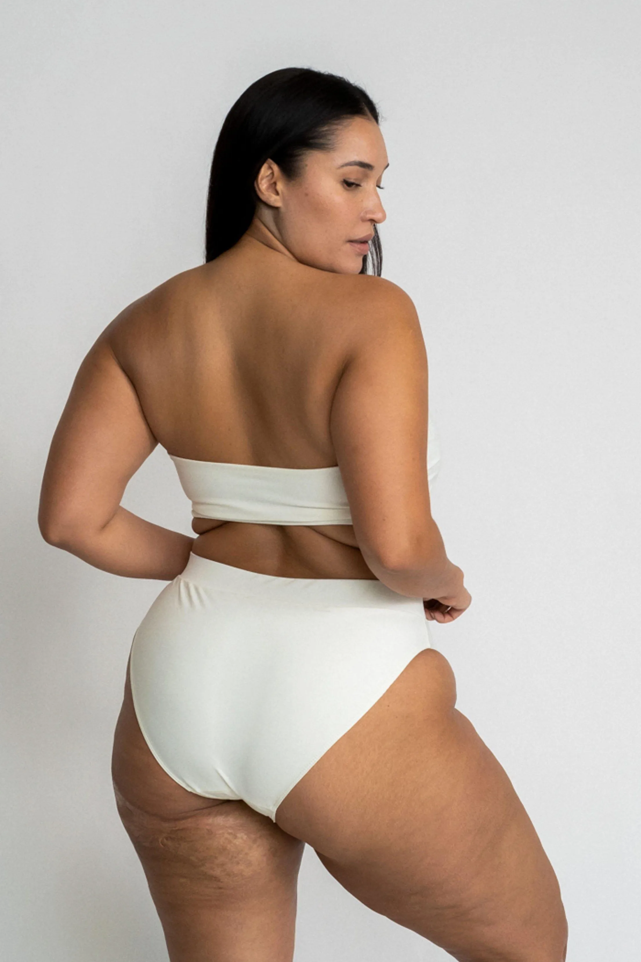 Claire Bandeau / Ivory