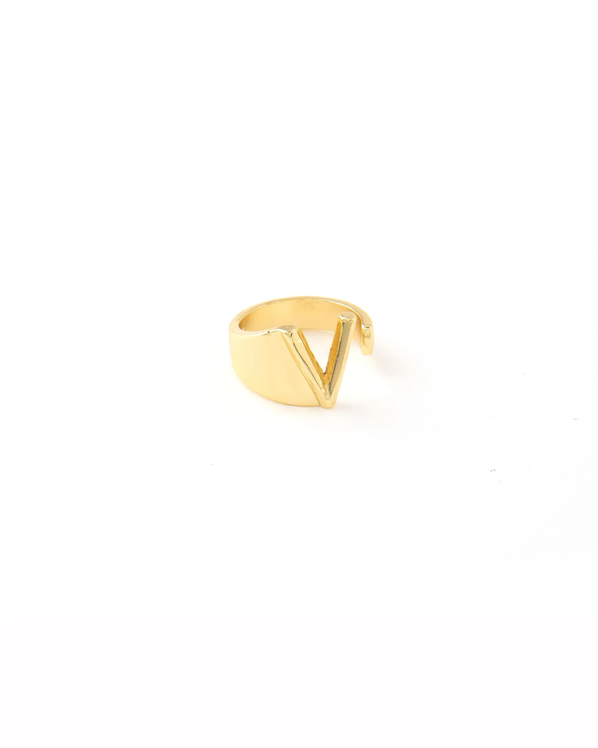 CLASSIC GOLD ALPHABET RING 2456 - قلادة