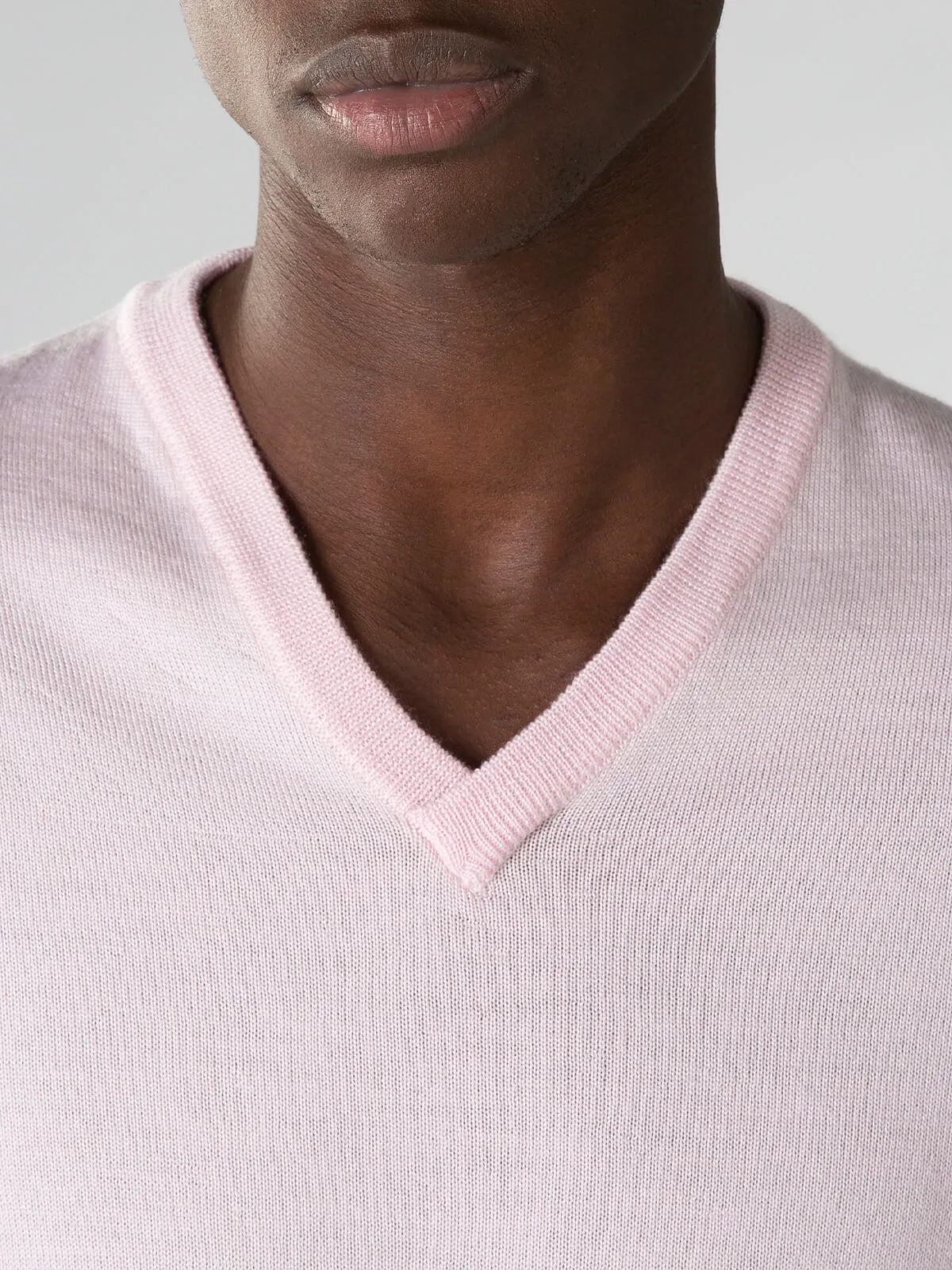 Extrafine Merino V-Neck Pink