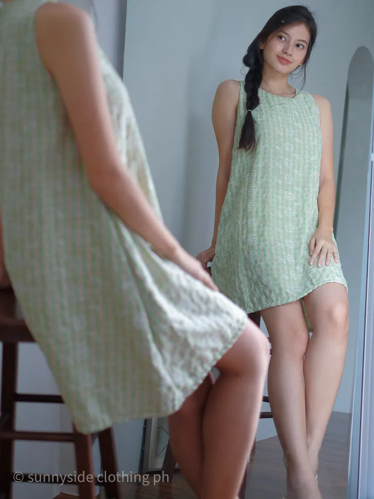 Mayve swing dress - Apple green eyelet