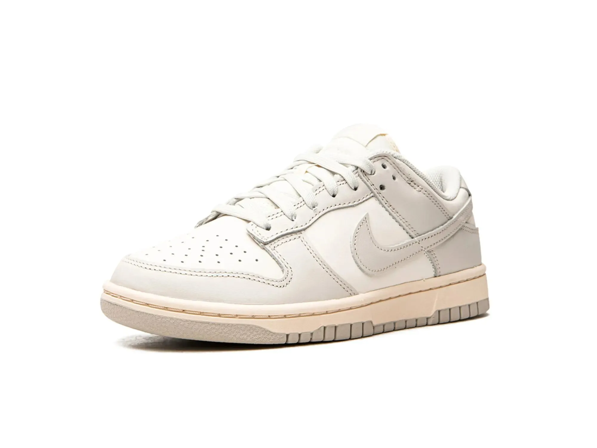 Nike Dunk Low "Sail Light Bone"