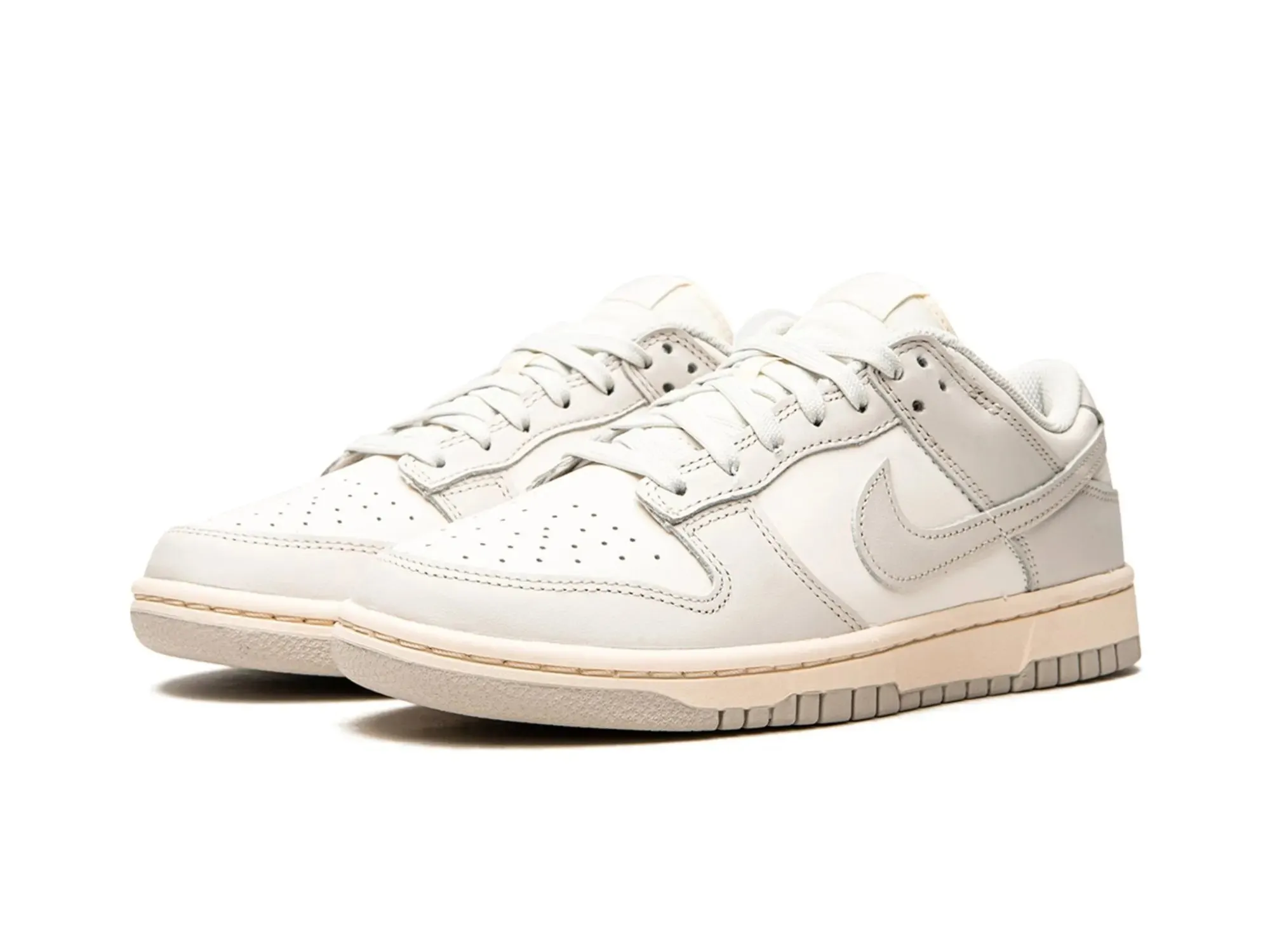 Nike Dunk Low "Sail Light Bone"