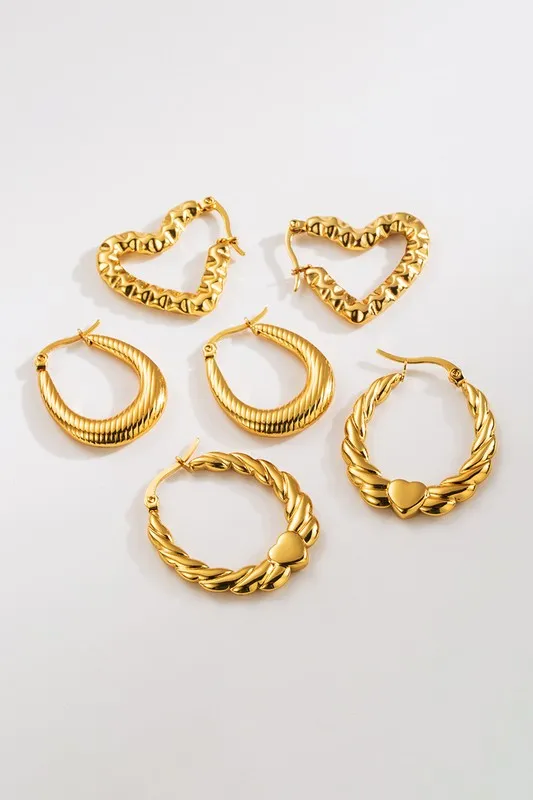 The Isabella 18k Gold Plated Ribbed Oval Hoop Earrings